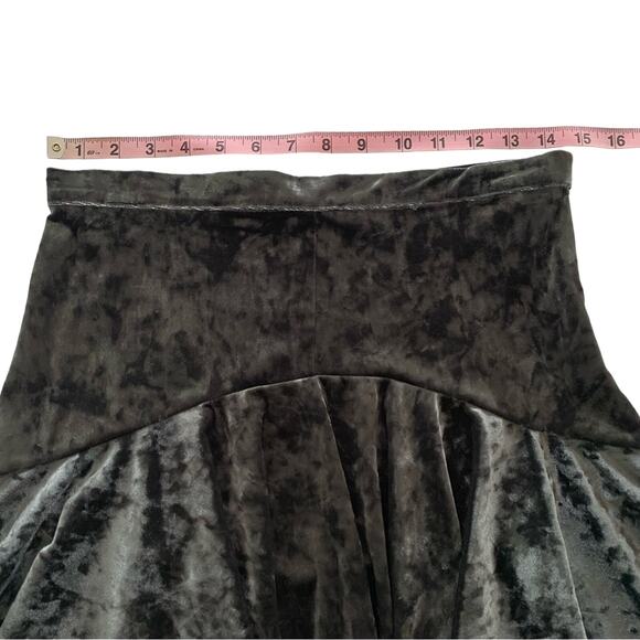 Coco + Jaimeson Silver Gray Crushed Velvet Flounce Mini Skirt Medium - Picture 3 of 10